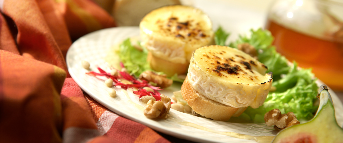 warm french goat cheese salad