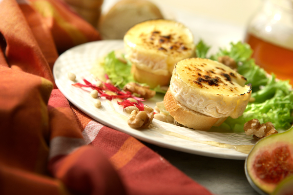warm goat cheese salad